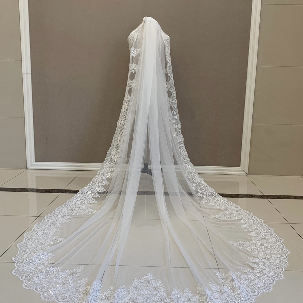 Elegant White Cathedral 118” Lace Bridal Veil
